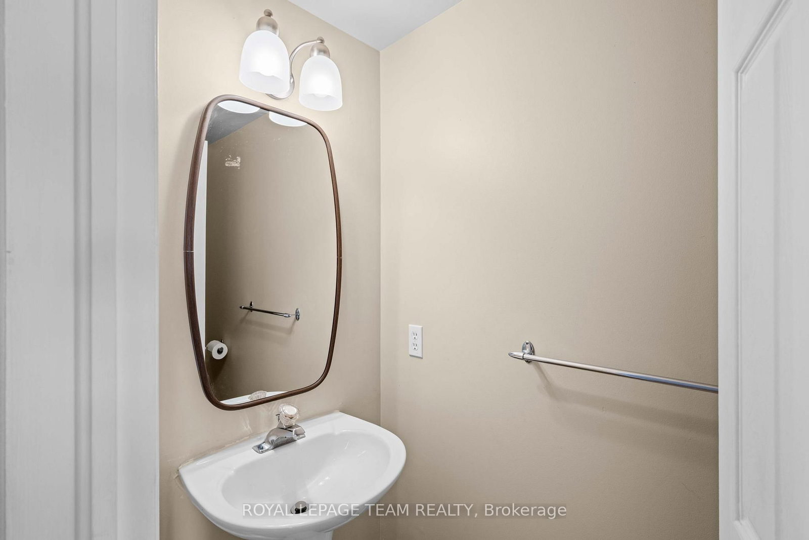 91 Thornbury Crescent • Ottawa, ON photo 11