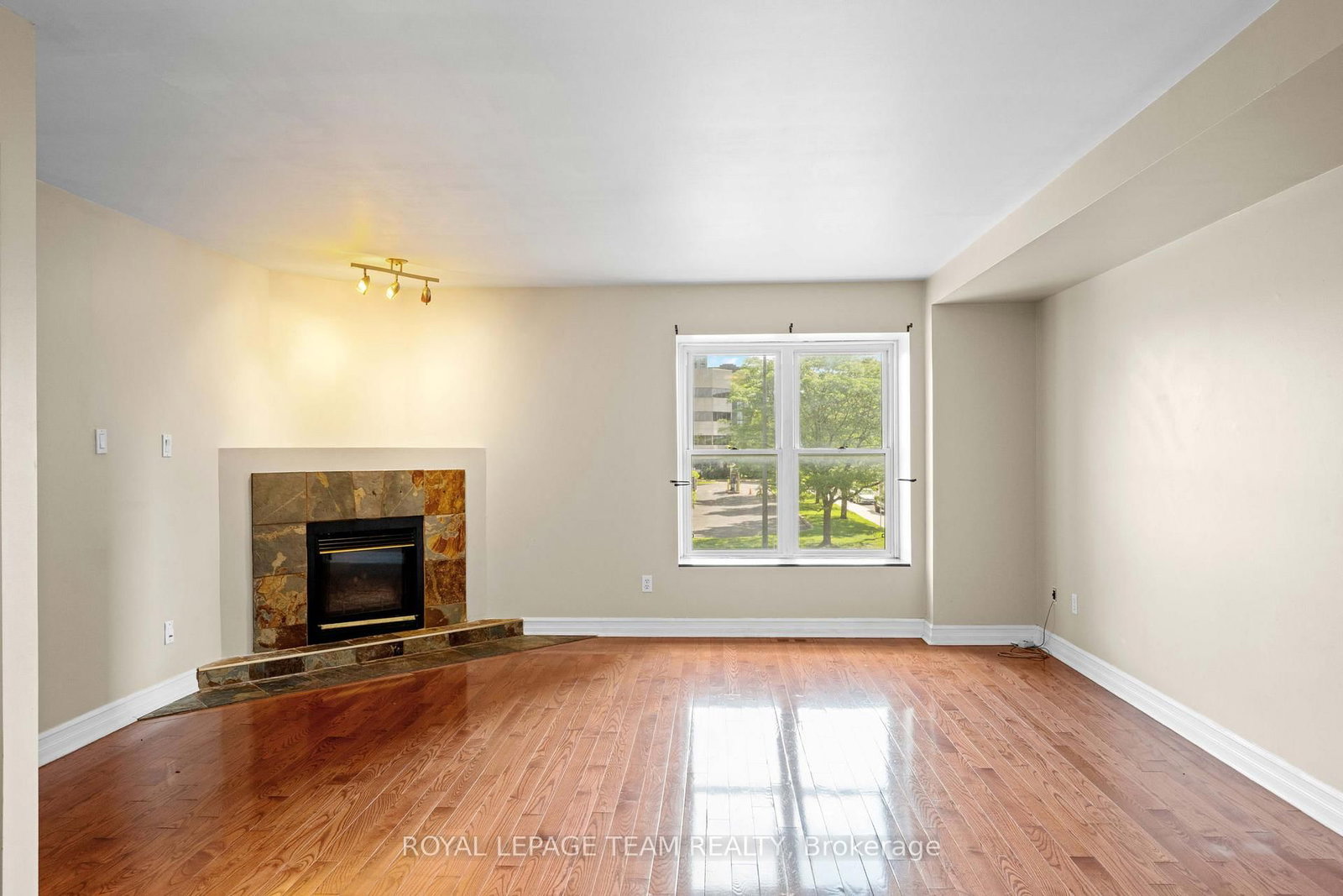 91 Thornbury Crescent • Ottawa, ON photo 15