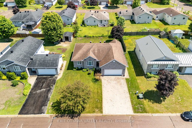 6 Cockcroft Crescent