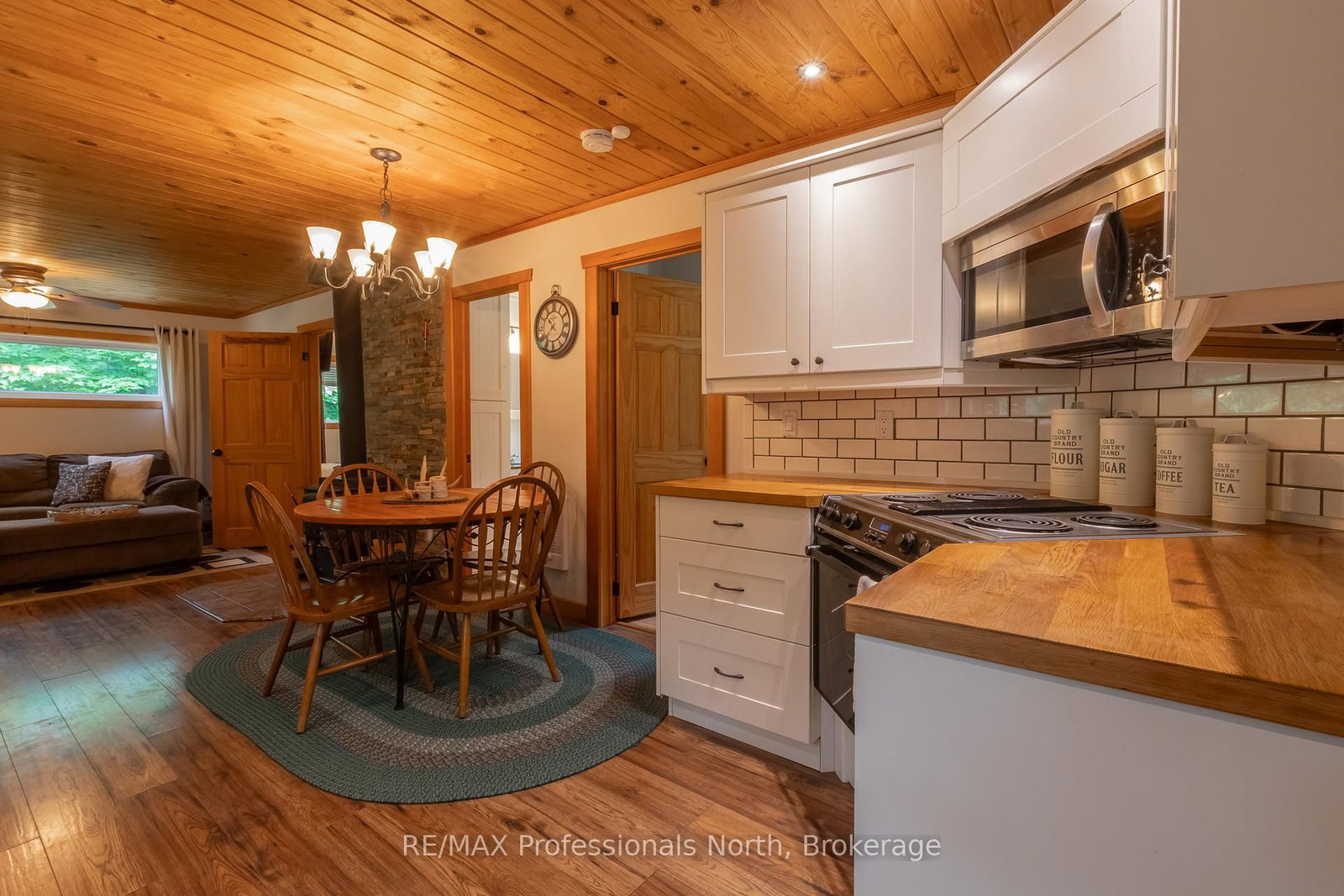 1628 Boshkung Lake Road • Algonquin Highlands, ON photo 10
