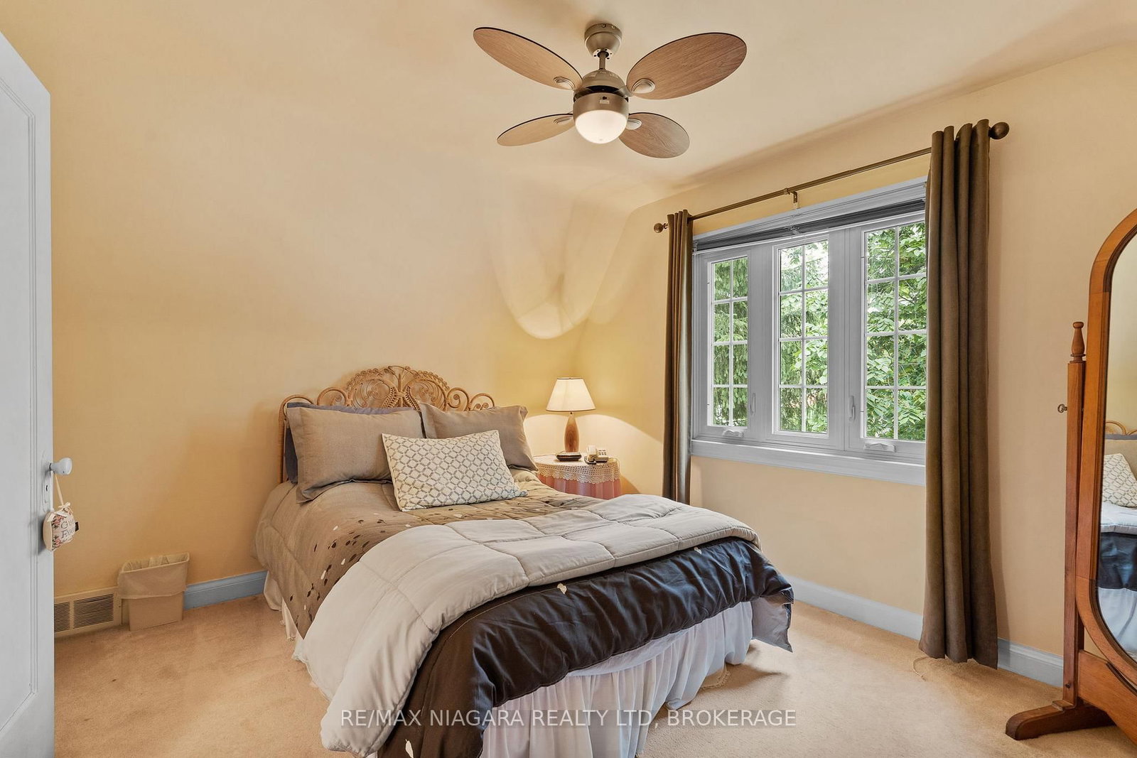 97 Glenridge Avenue • St. Catharines, ON photo 19