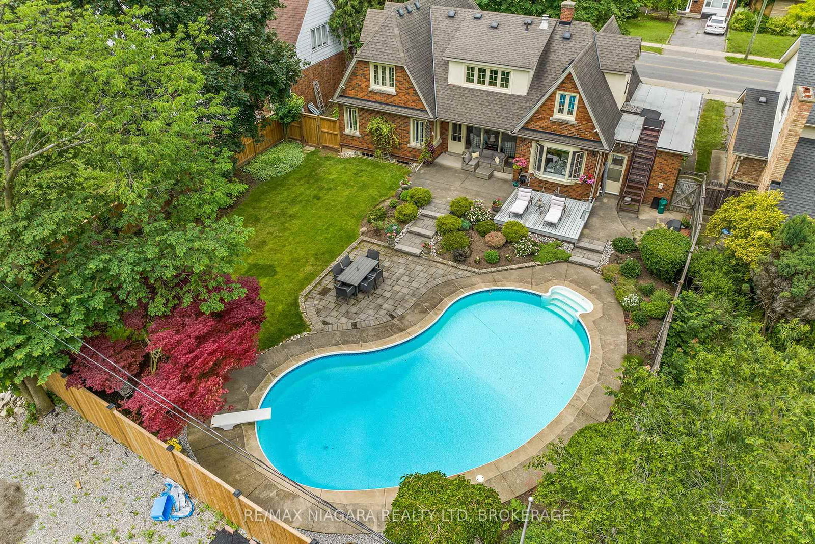 97 Glenridge Avenue • St. Catharines, ON photo 40