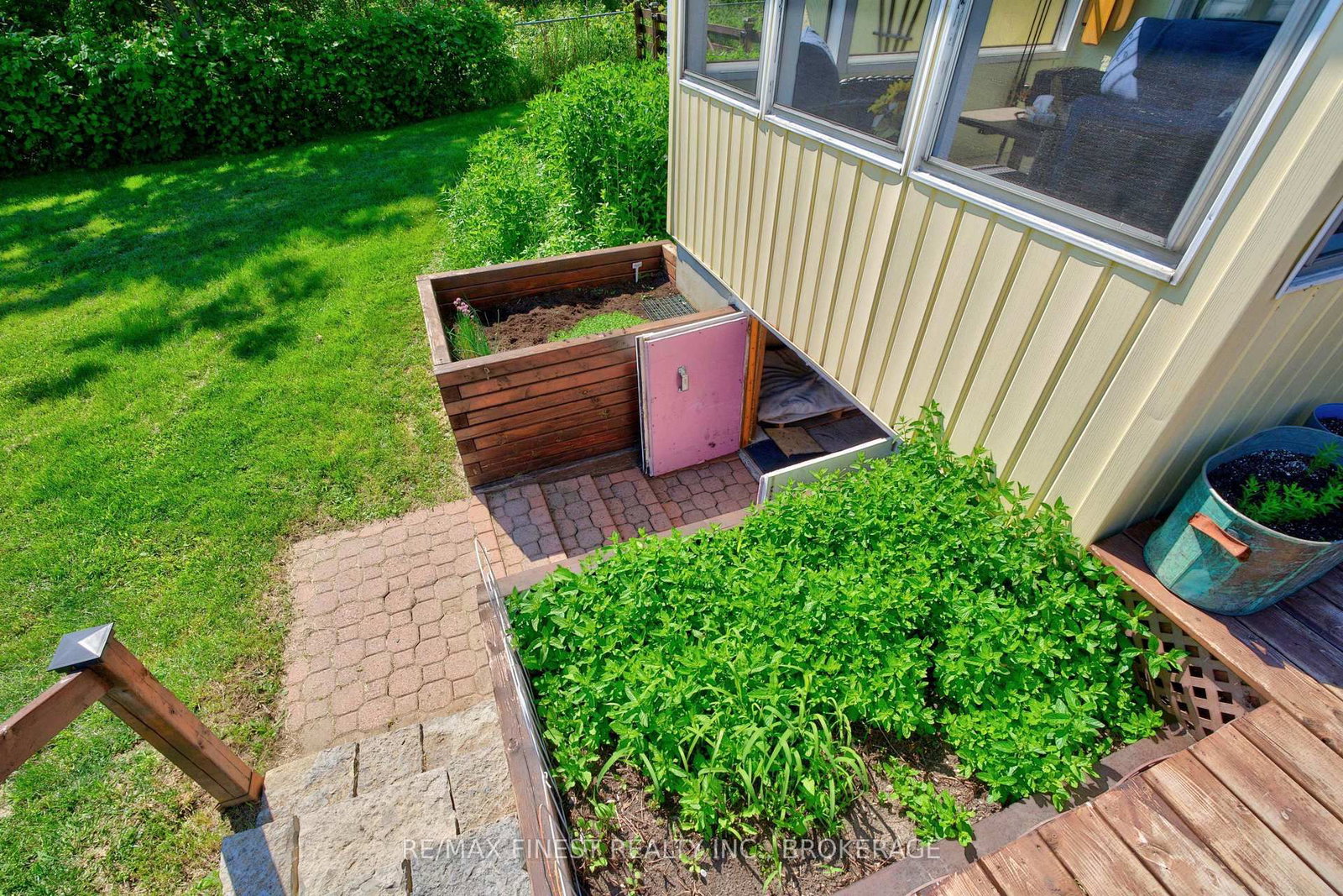 99 ARAGON Road • Kingston, ON photo 44