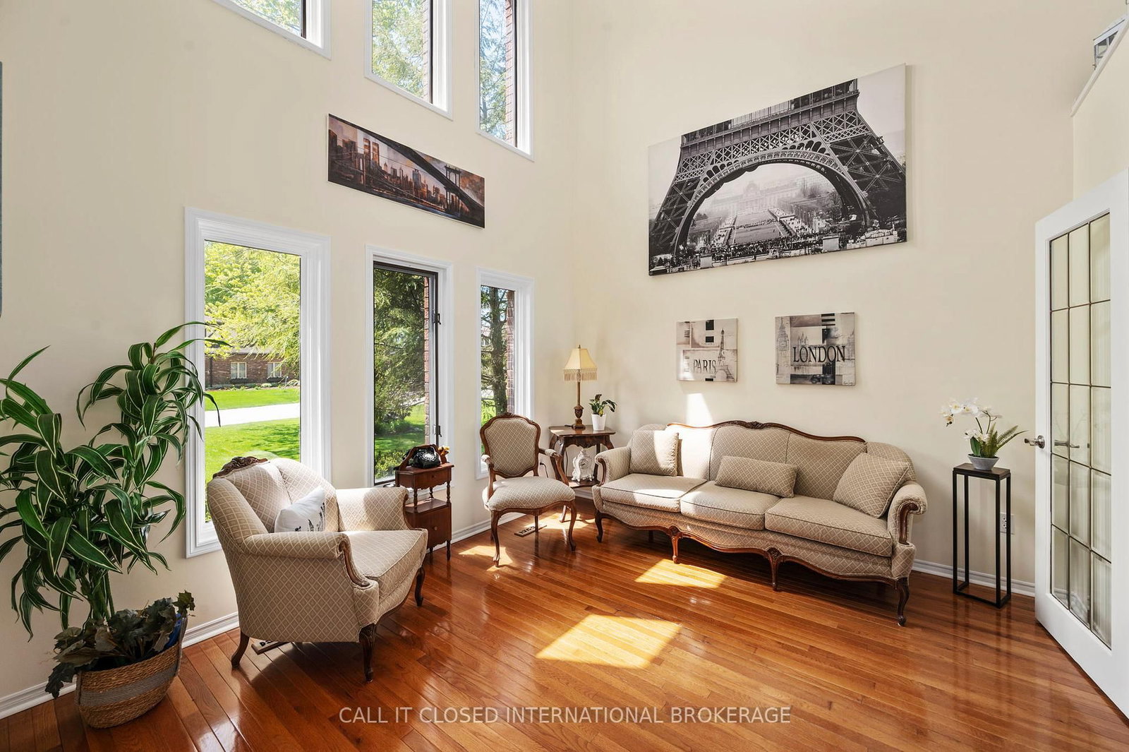 39833 SHADY LANE Crescent • Southwold, ON photo 11