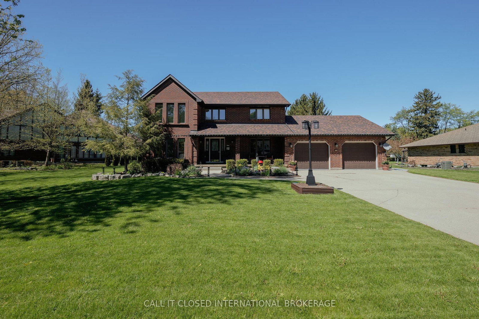 39833 SHADY LANE Crescent • Southwold, ON photo 4