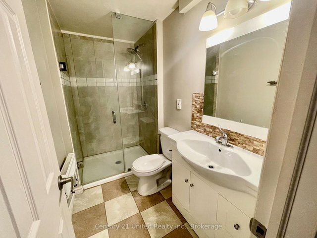 6 - 172.5 Hunter Street W