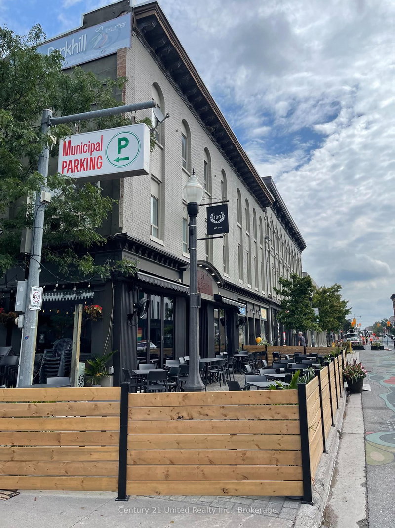 home for lease on 9-174.5 Hunter Street W