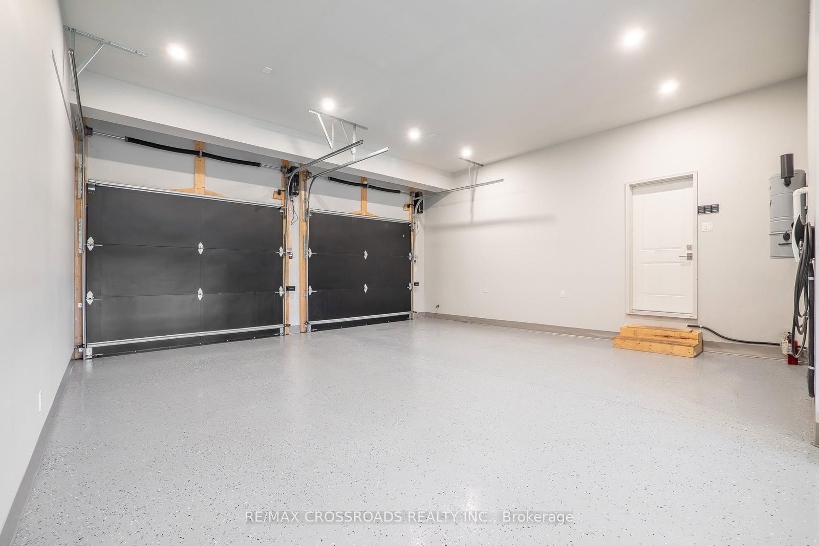 11 Oakley Court • Hamilton, ON photo 43
