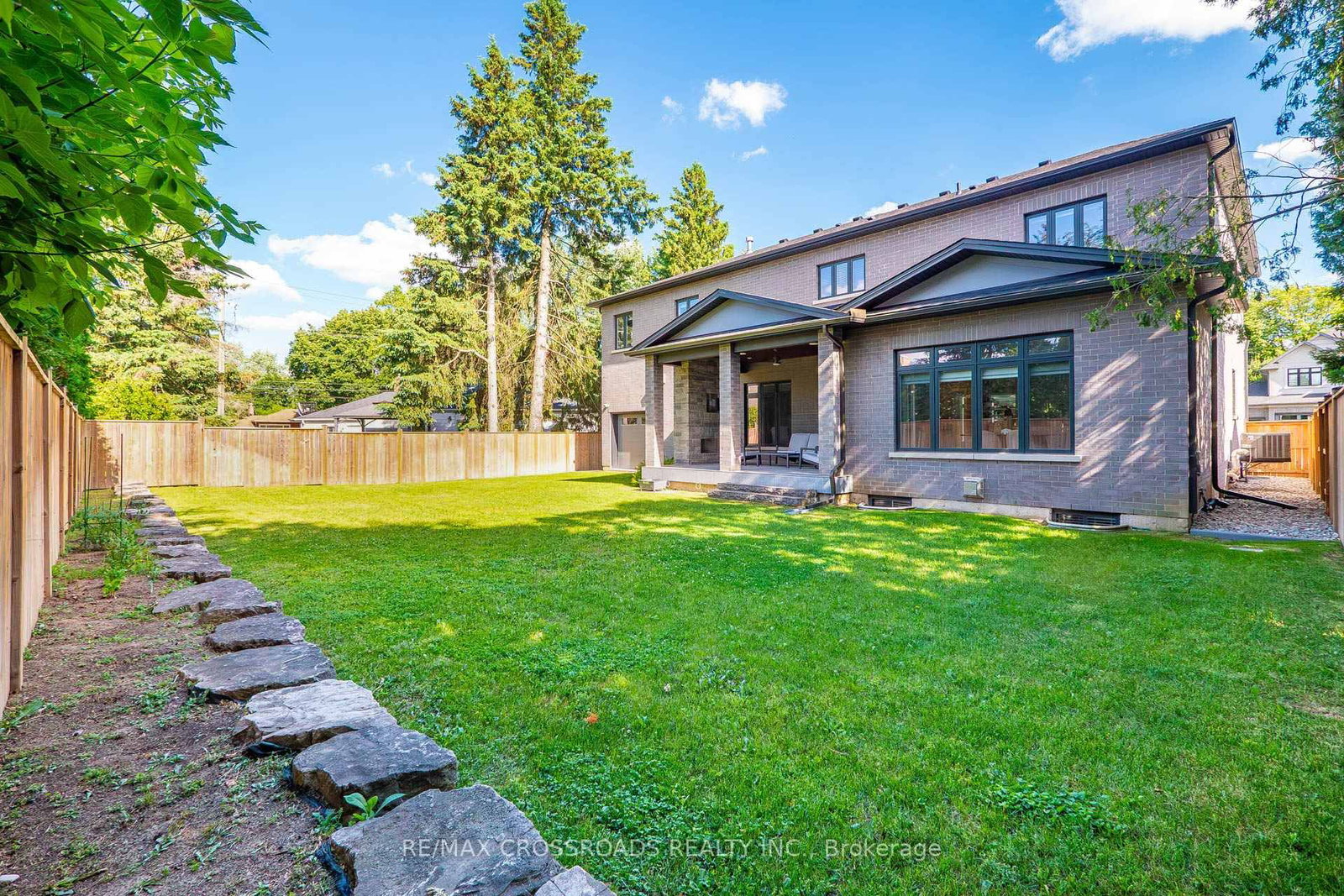 11 Oakley Court • Hamilton, ON photo 49
