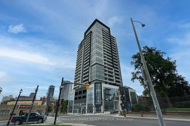 home for lease on 1006-15 Queen Street S