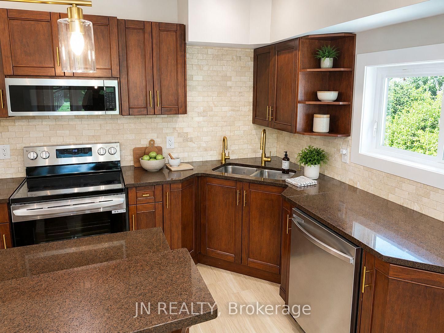 1962 Franklin Avenue W • Sarnia, ON photo 11