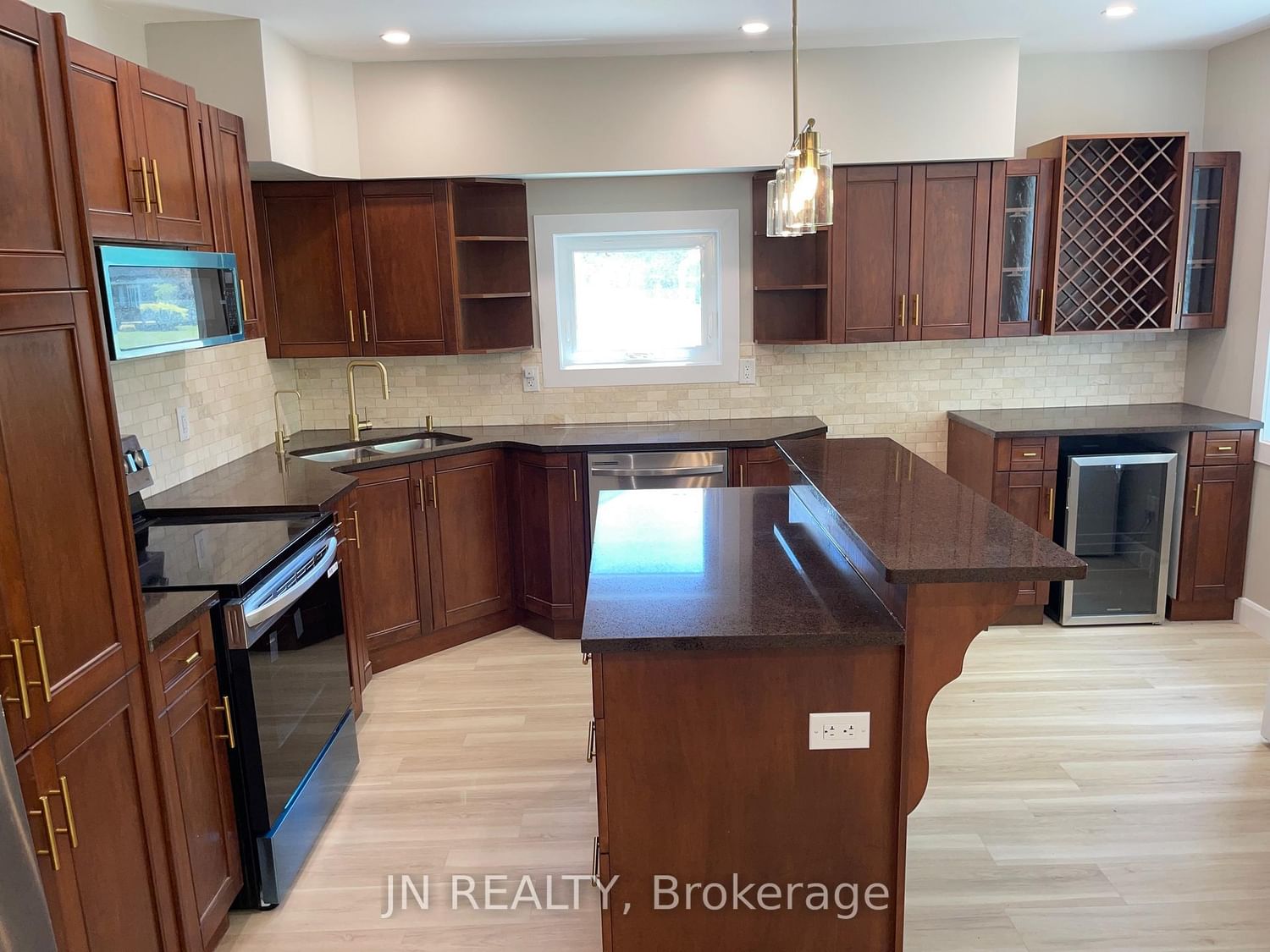 1962 Franklin Avenue W • Sarnia, ON photo 15