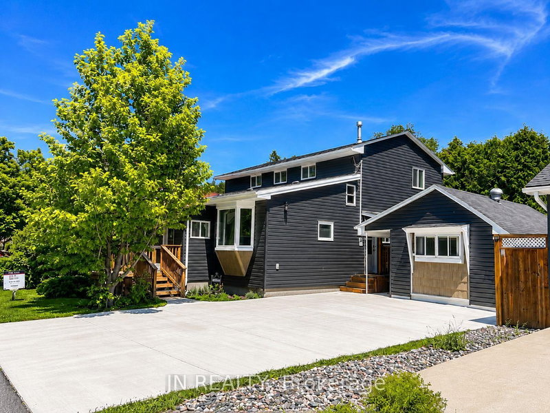 1962 Franklin Avenue W W