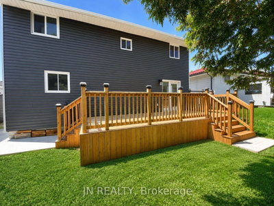1962 Franklin Avenue W • Sarnia, ON photo 5