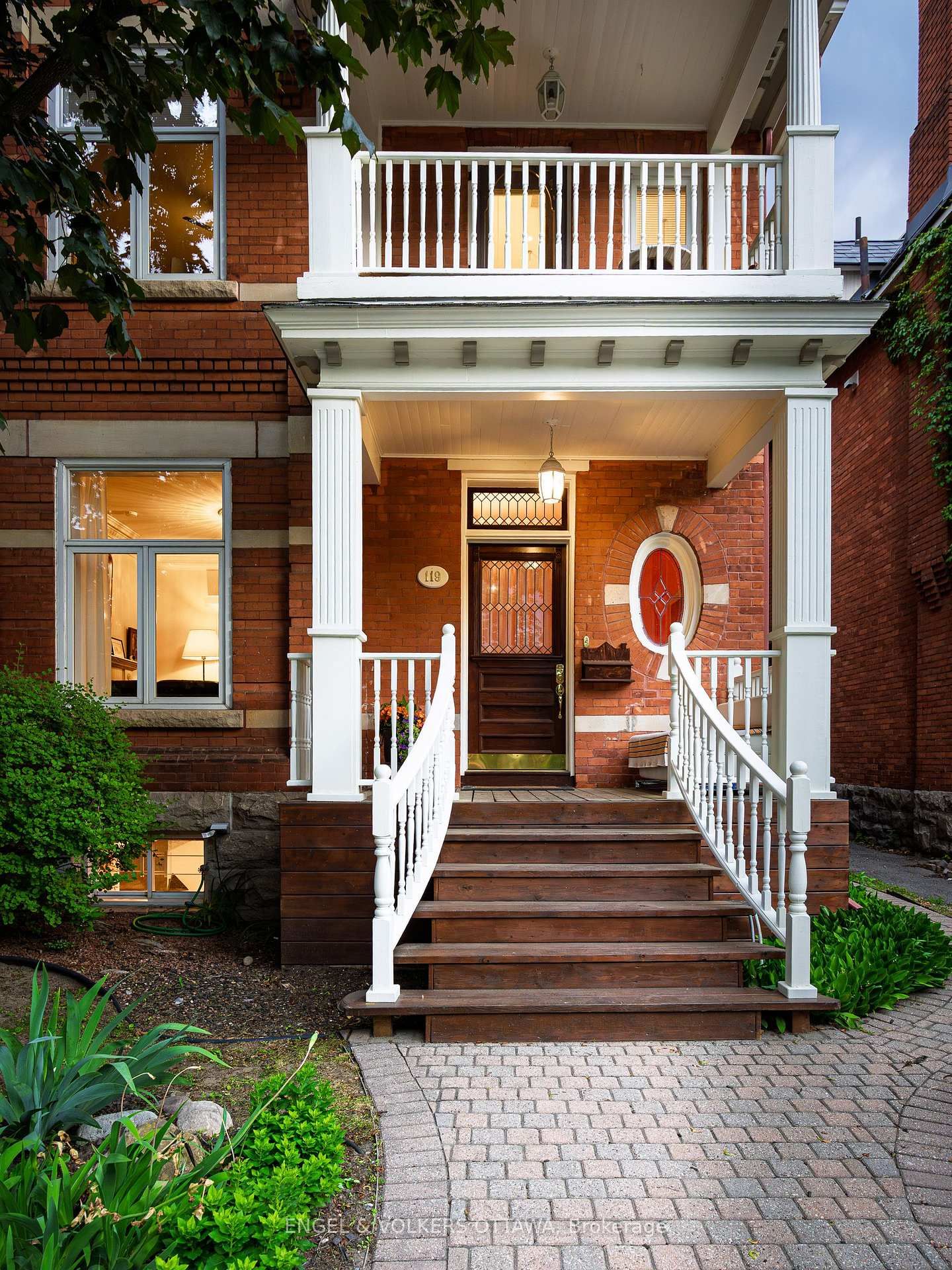 119 Strathcona Avenue