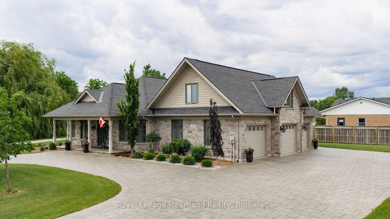 home for sale on 305 Mary Street