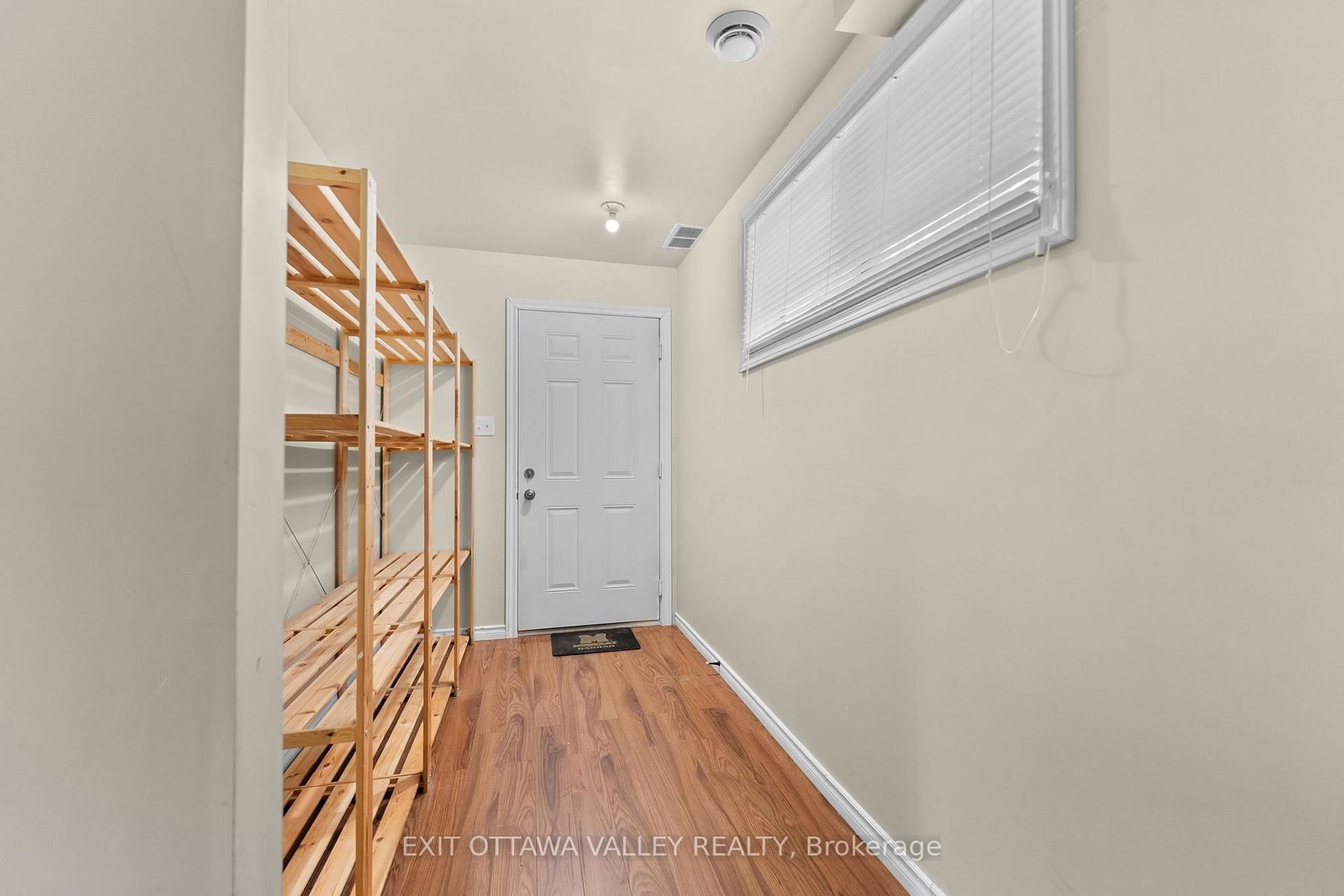 9 Minto Street • Beachburg, ON photo 27