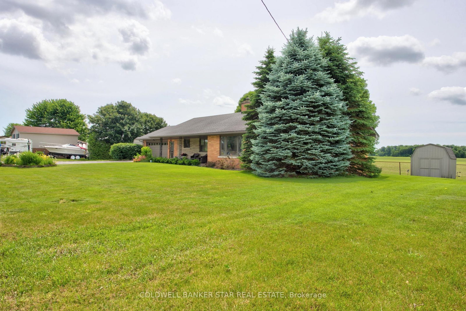 11047 Miller Road • Dutton/Dunwich, ON photo 2