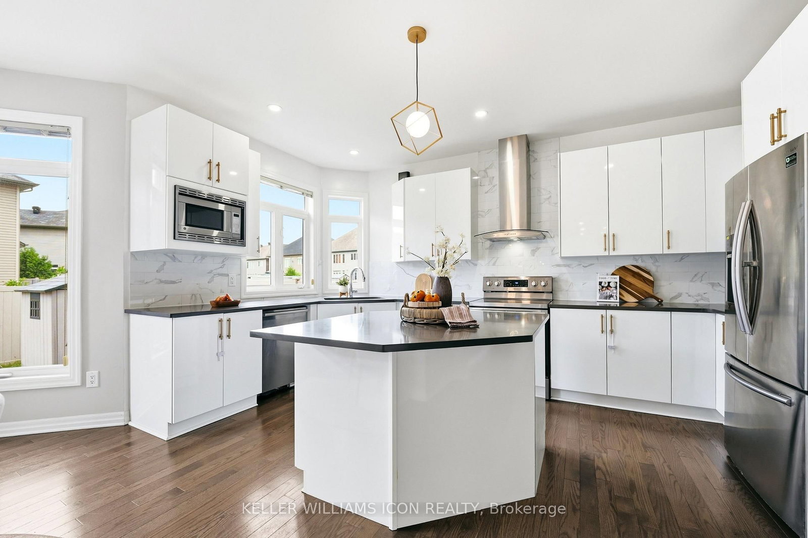 547 Peerless Street • Ottawa, ON photo 12