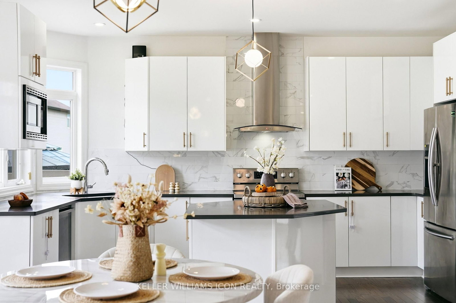 547 Peerless Street • Ottawa, ON photo 13