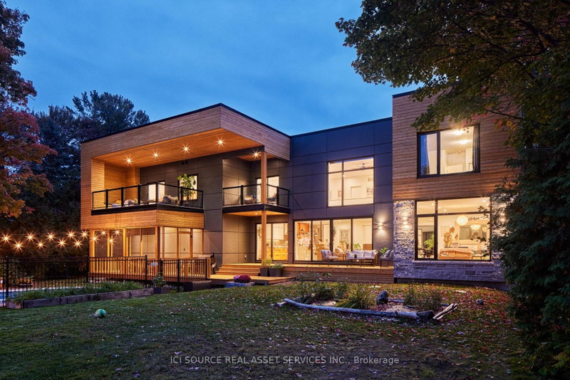 73 Pineglen Crescent