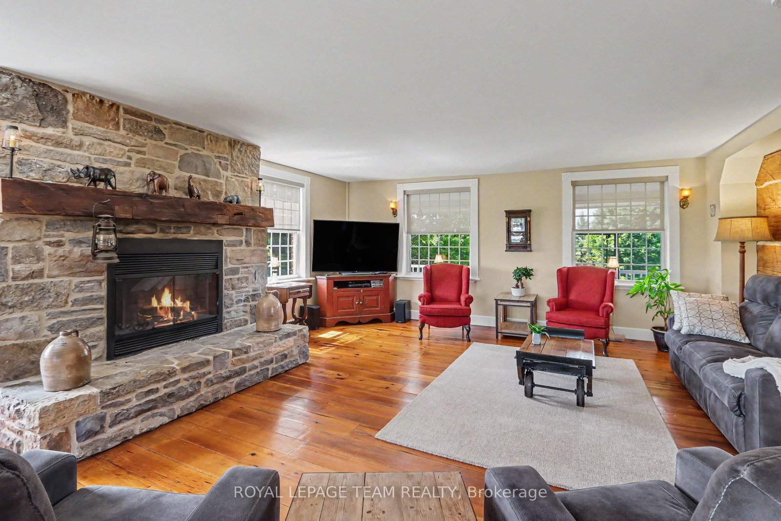 Listing Image 7