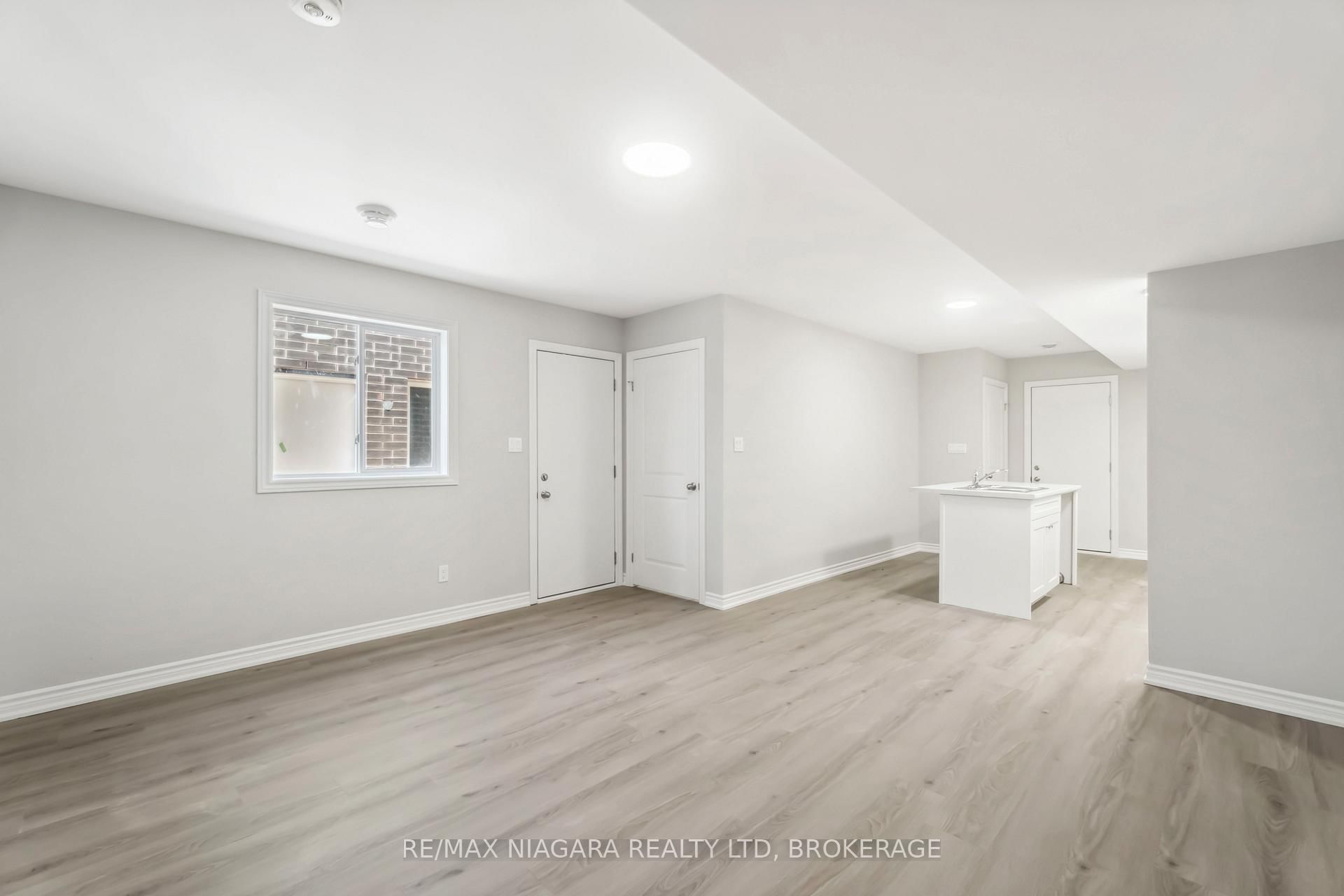 31 Superior Street, Unit Lower