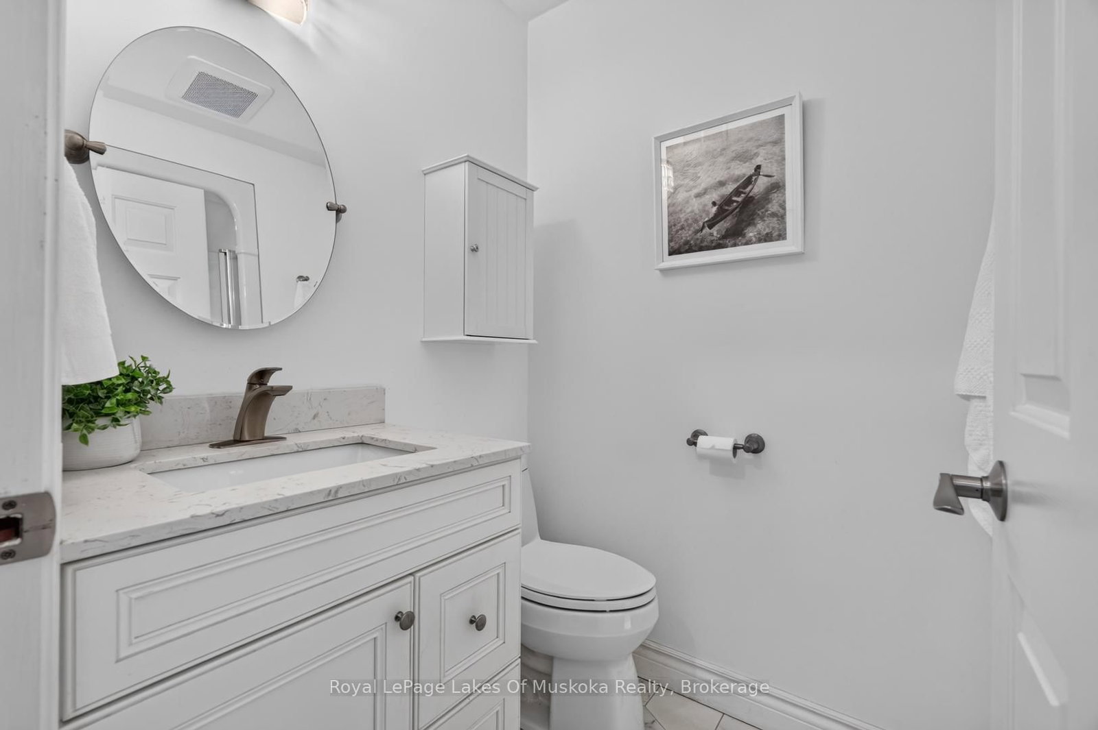 19 John Street • Huntsville, ON photo 18