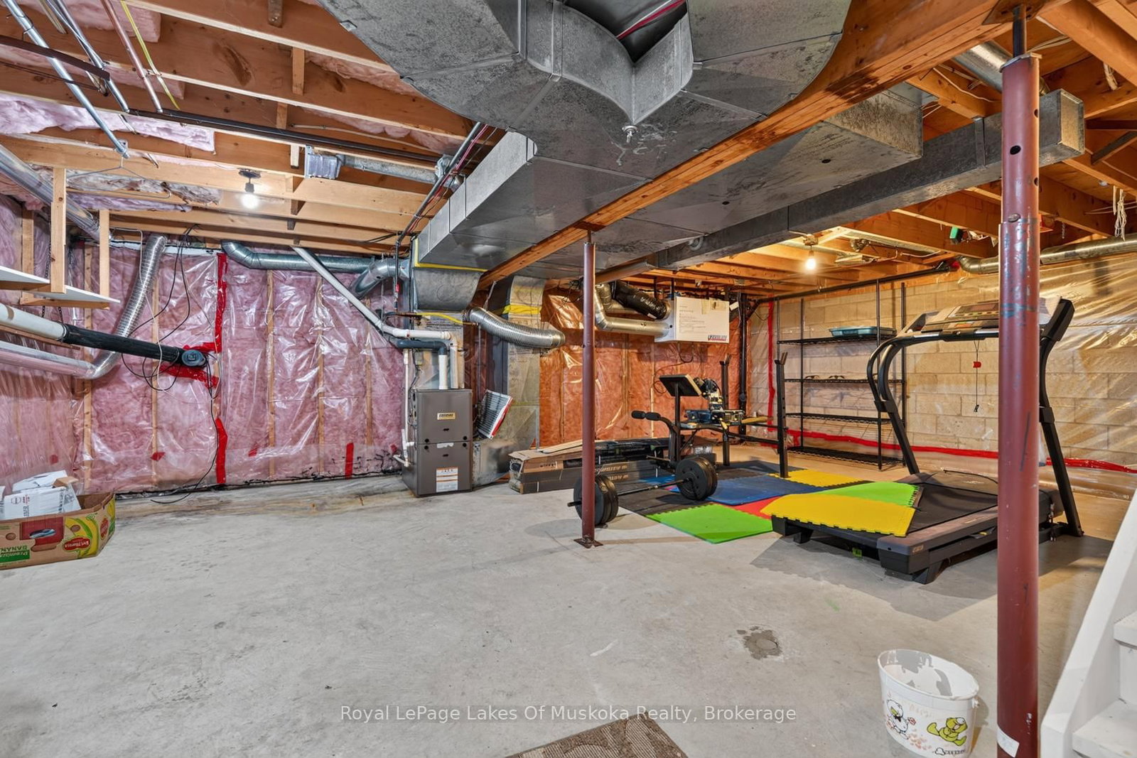 19 John Street • Huntsville, ON photo 28