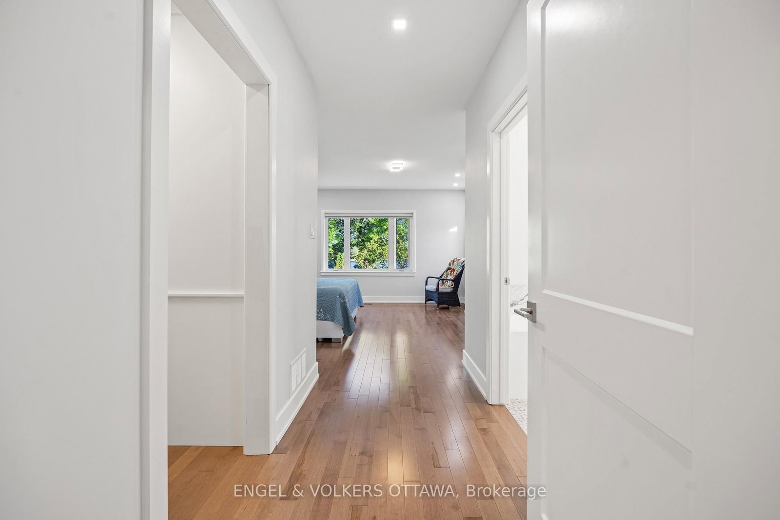 1562 Lakeshore Drive • Ottawa, ON photo 23