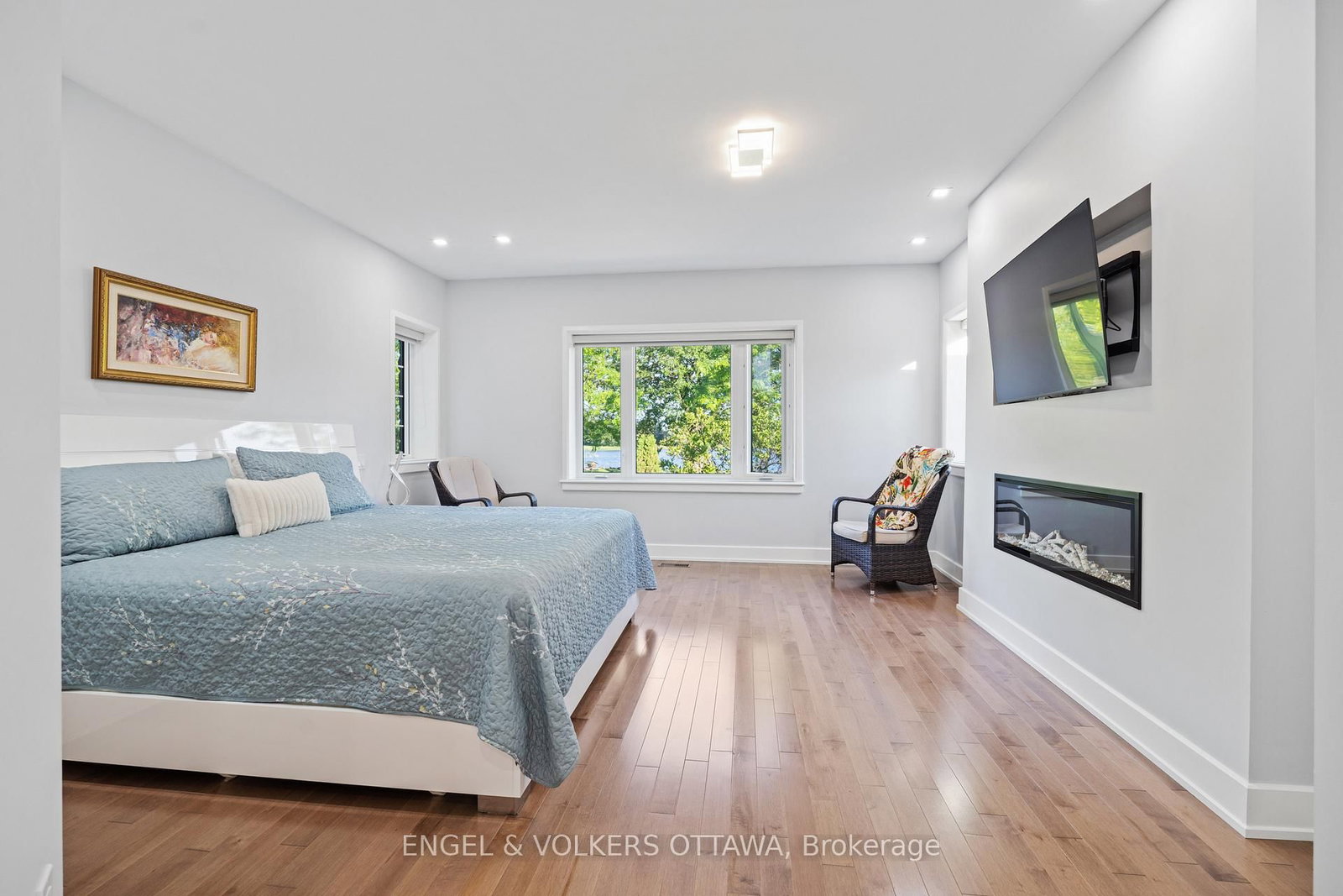 1562 Lakeshore Drive • Ottawa, ON photo 25