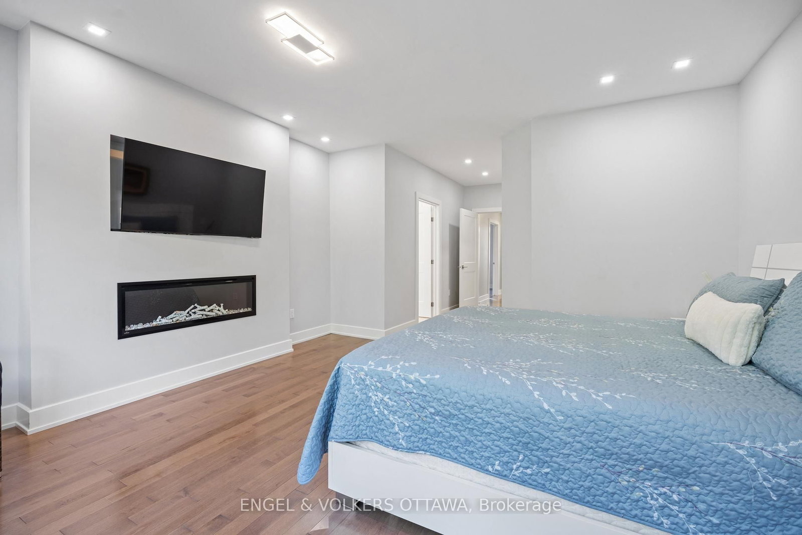 1562 Lakeshore Drive • Ottawa, ON photo 27
