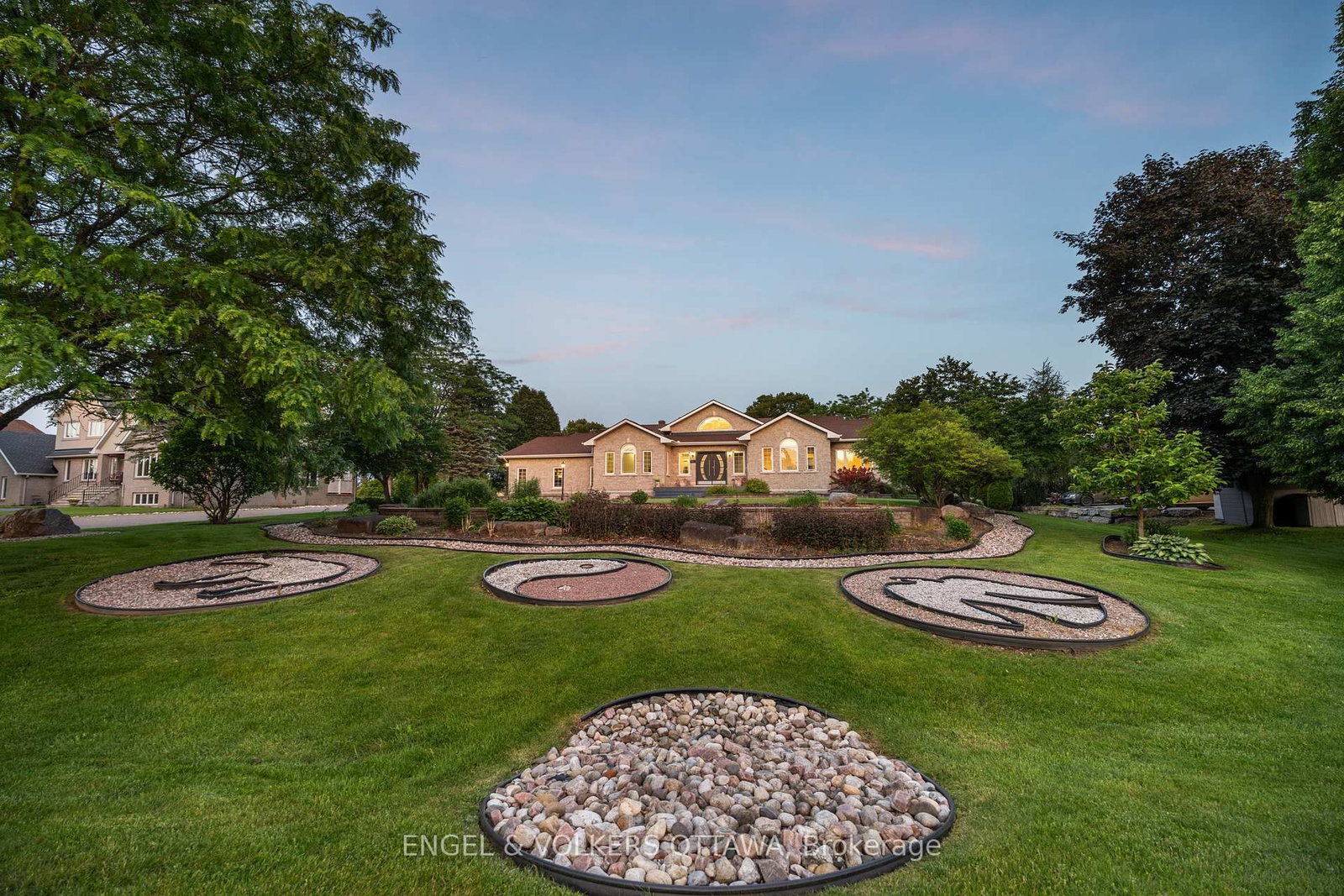1562 Lakeshore Drive • Ottawa, ON photo 4