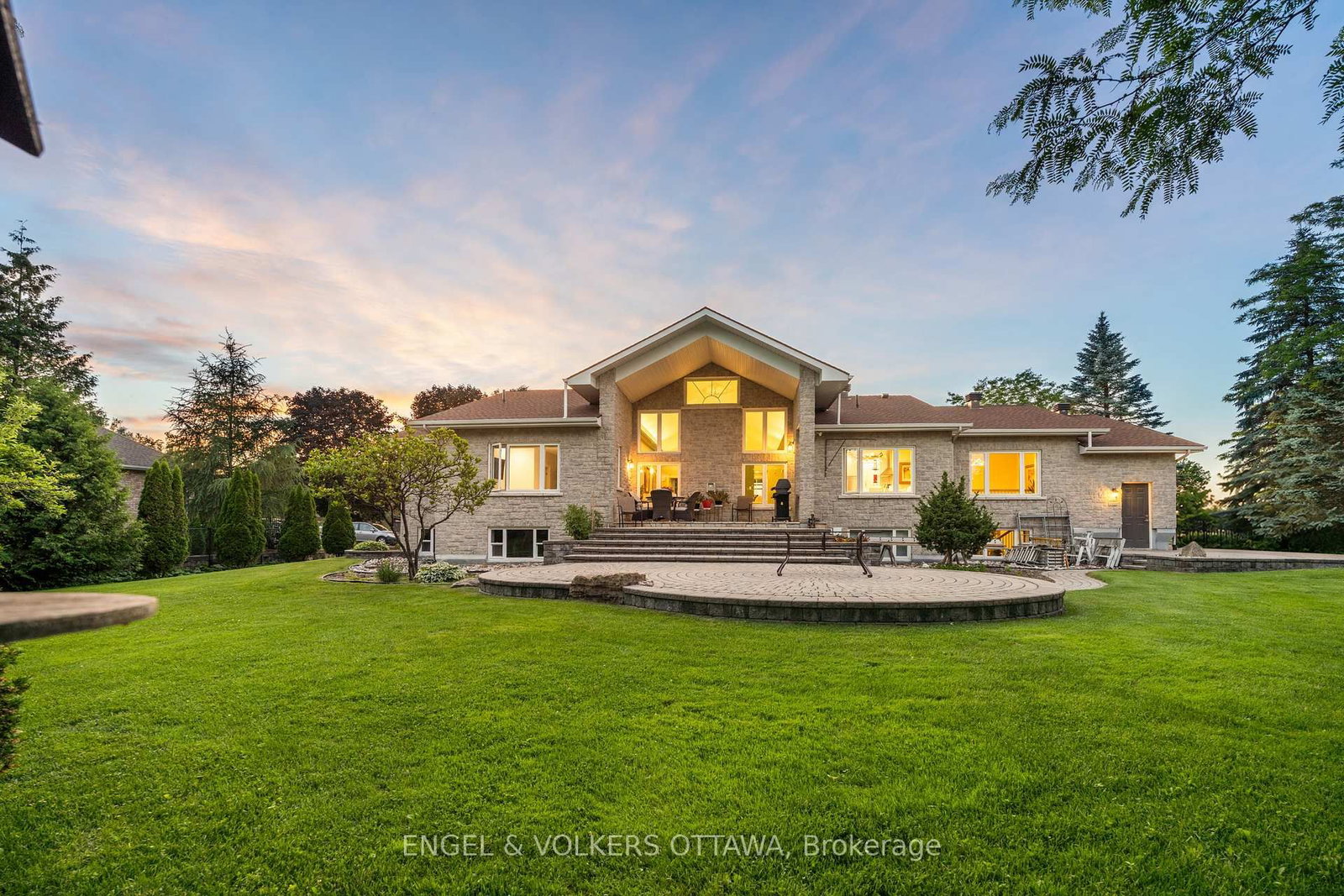 1562 Lakeshore Drive • Ottawa, ON photo 40