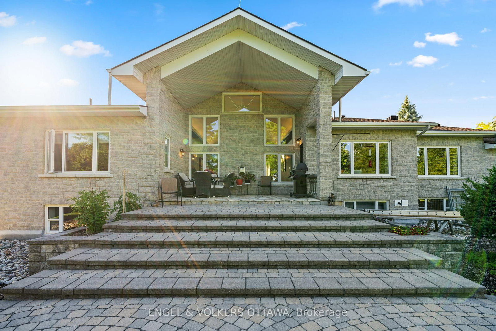1562 Lakeshore Drive • Ottawa, ON photo 46