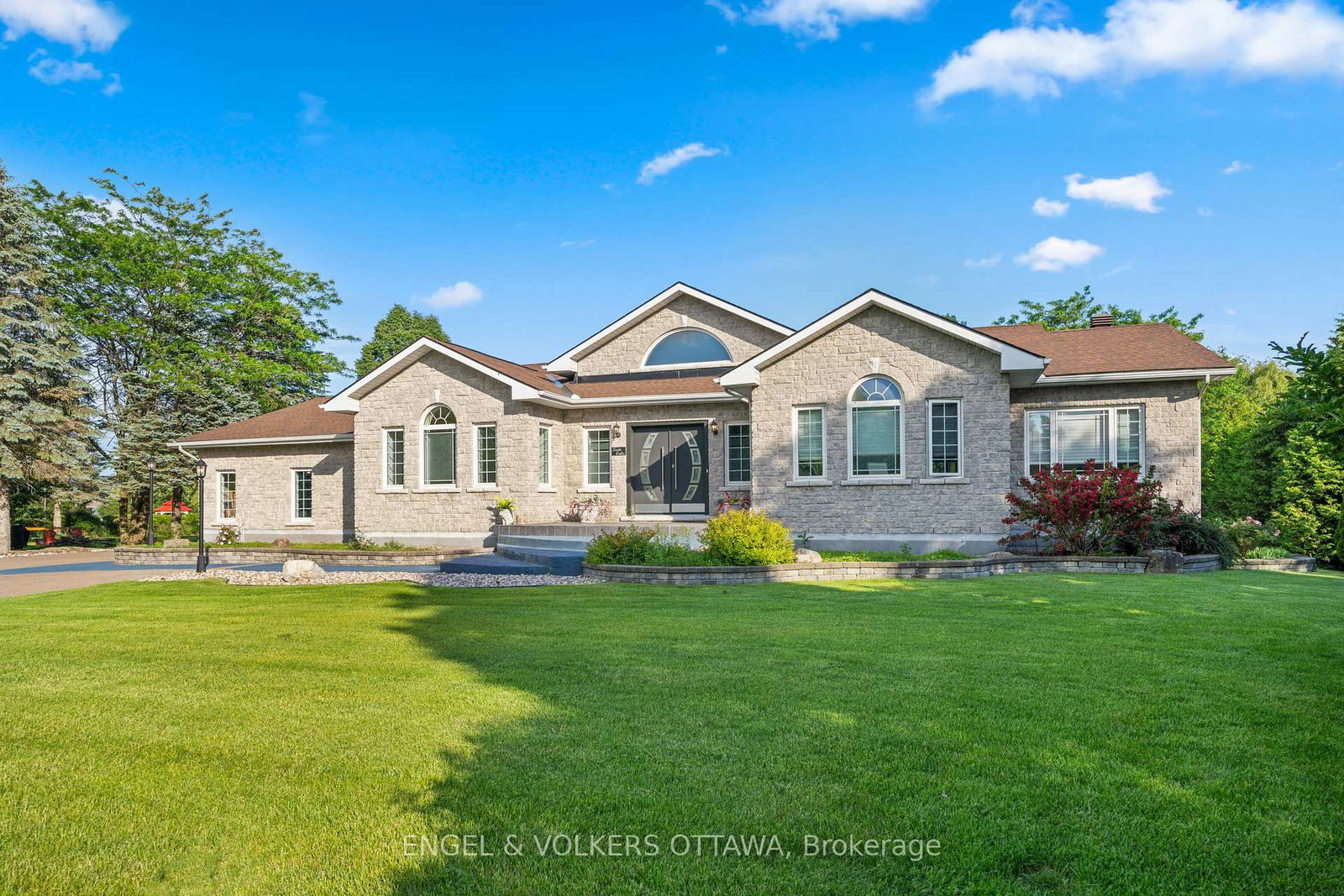 1562 Lakeshore Drive • Ottawa, ON photo 5