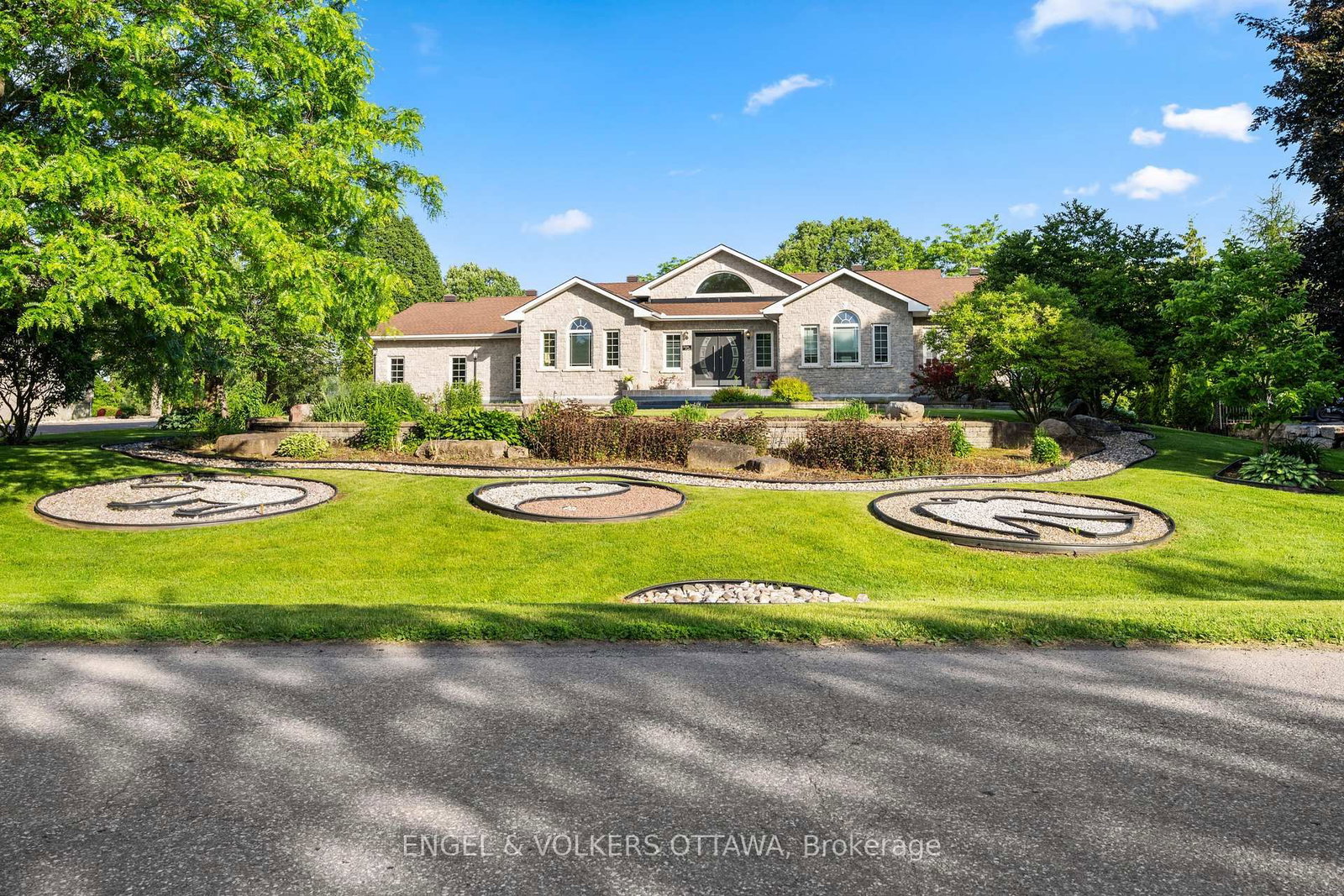 1562 Lakeshore Drive • Ottawa, ON photo 6