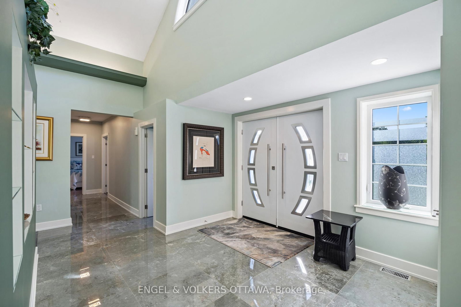 1562 Lakeshore Drive • Ottawa, ON photo 7