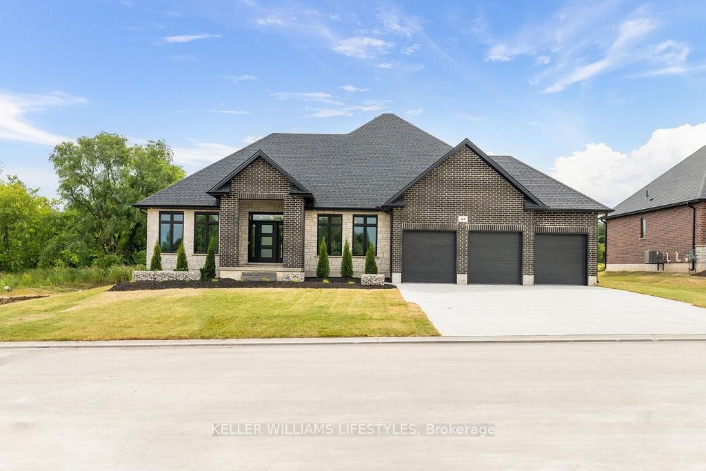 28 MANNING Court • Lambton Shores, ON photo 7