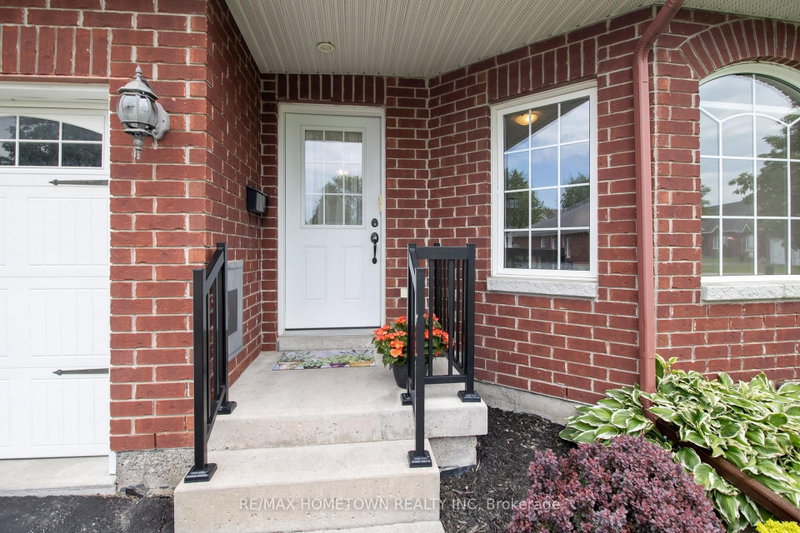 155 Steacy Gardens