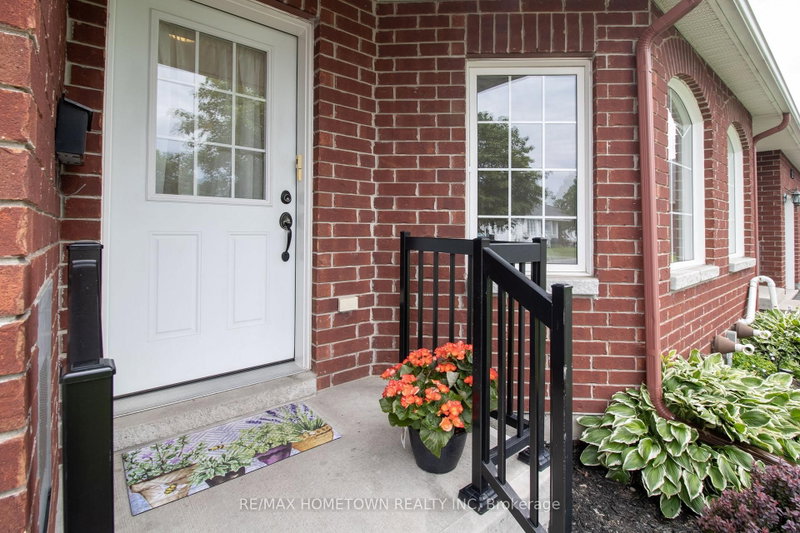 155 Steacy Gardens