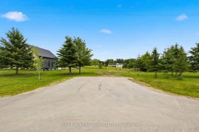 1022 Currie Street — photo 2