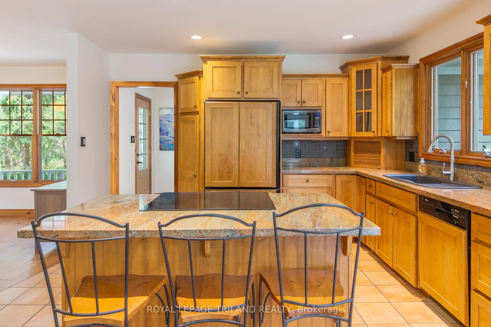 10221 Shoreline Drive, Lambton Shores — photo 3