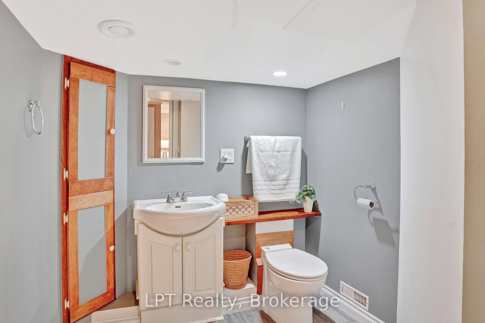 880 16th Street W • Georgian Bluffs, ON photo 39