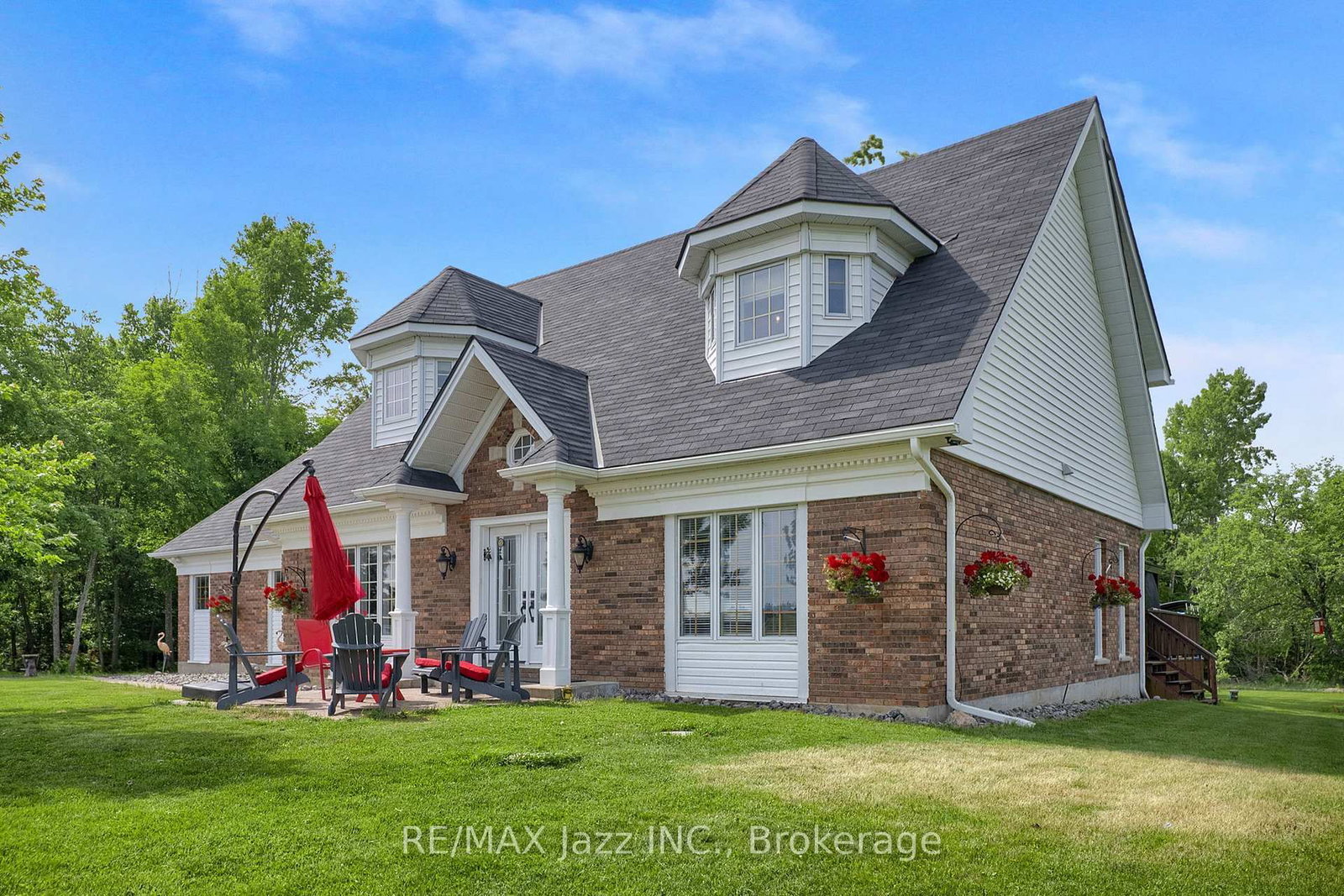 1674 Hooton Drive • Cavan Monaghan, ON photo 2