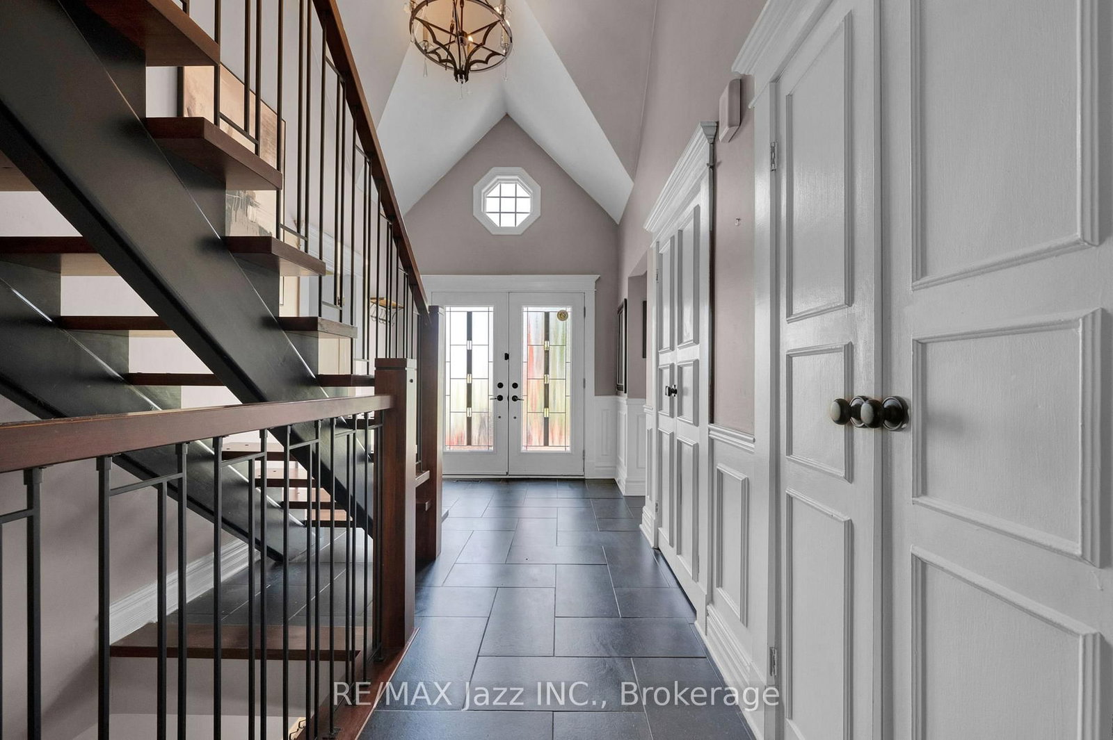 1674 Hooton Drive • Cavan Monaghan, ON photo 4