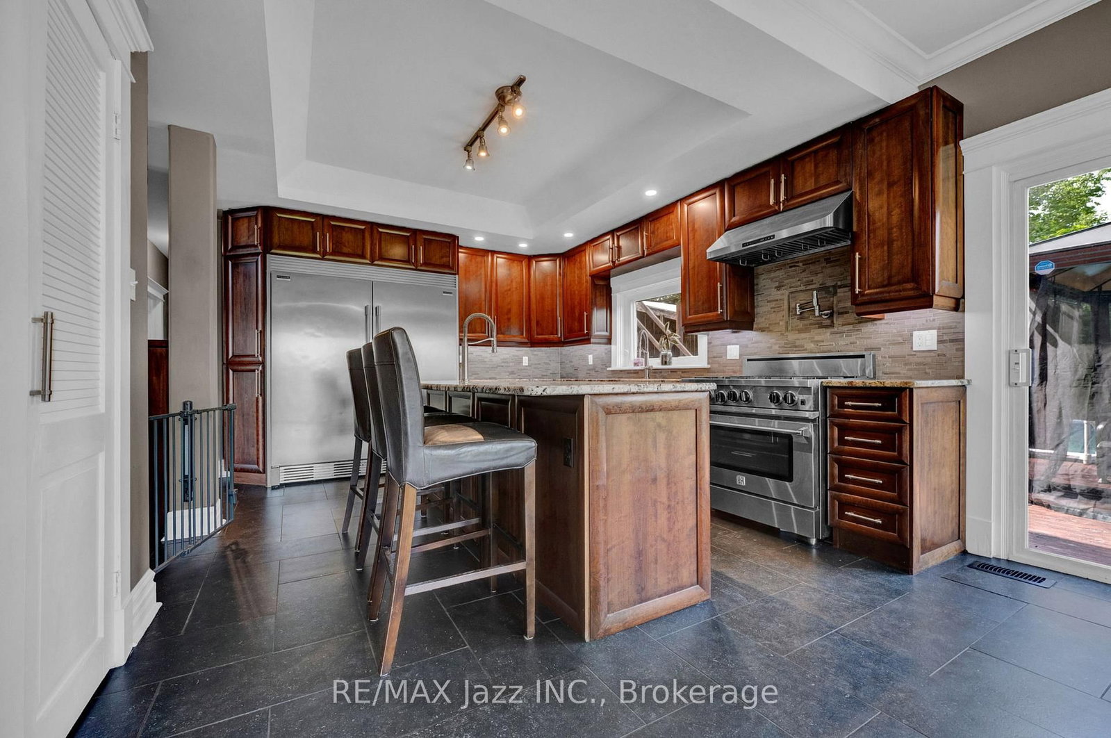 1674 Hooton Drive • Cavan Monaghan, ON photo 7