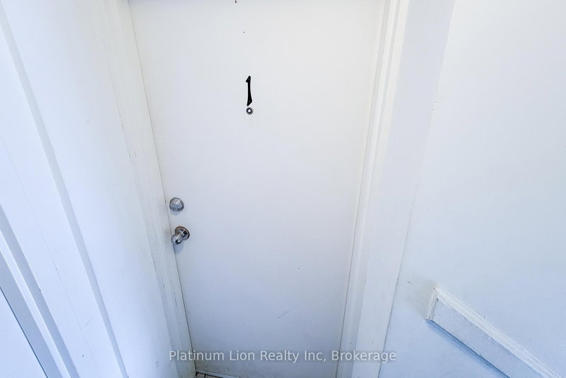 1 - 340 1/2 Barton Street E