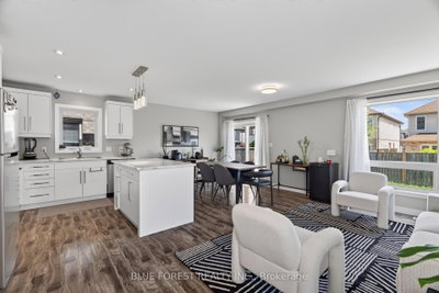 742 Freeport Street • London North, ON photo 9