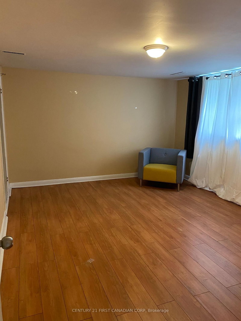 basement bedroom - 270 Sarnia Road